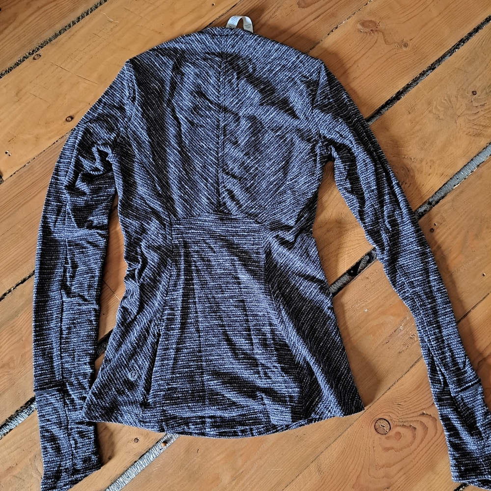 Lululemon - Picture 2 of 2